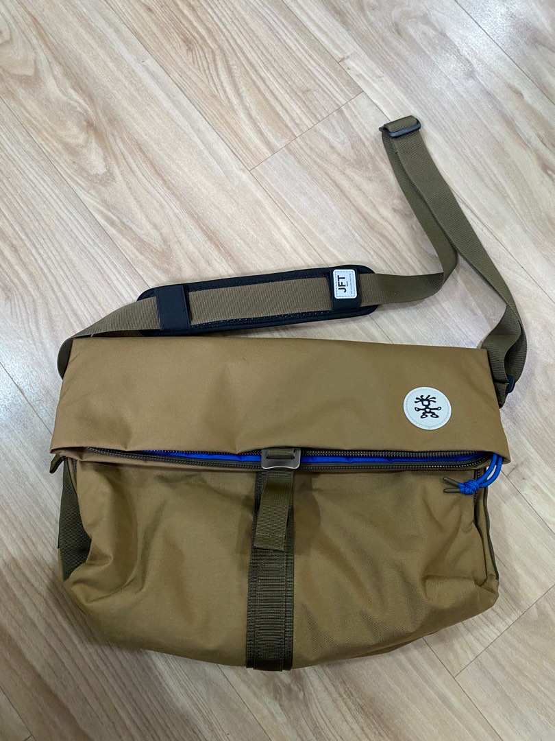 Crumpler side bag cheap