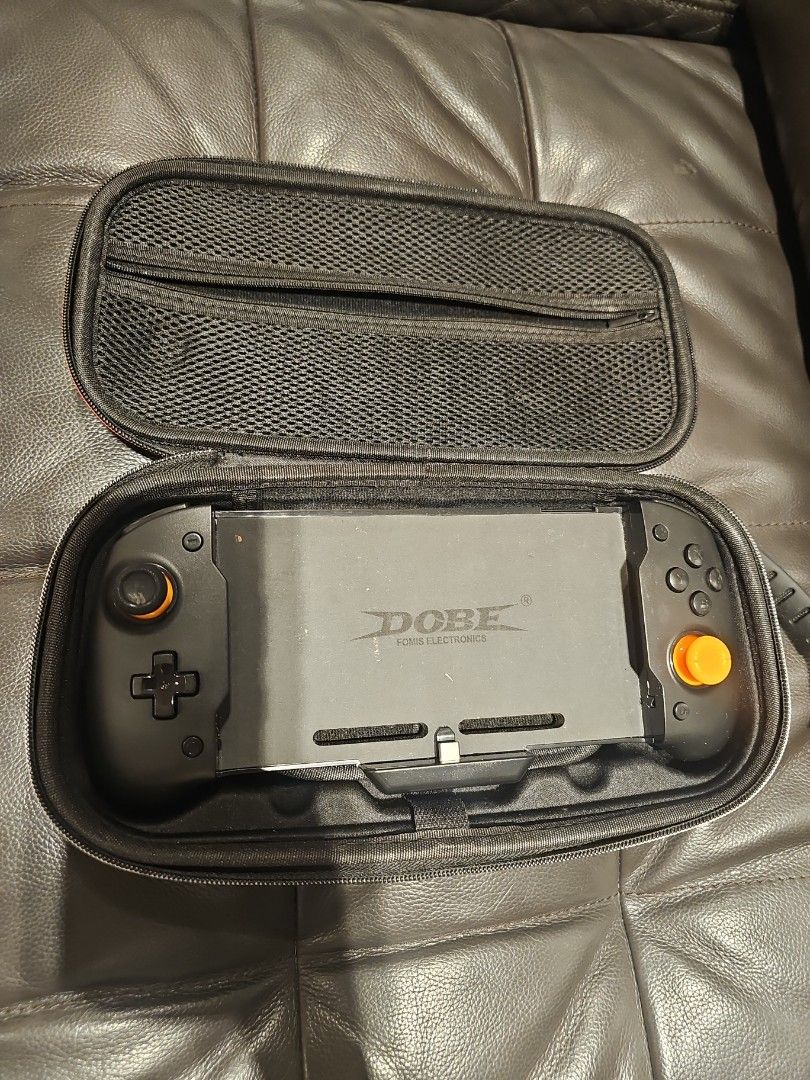 Dobe console （分類：Nintendo 任天堂）位於 Hong Kong。 由 lauhn 提交（商品編號 1289812894，圖片 1）。簡介： Dobe Console lightly used. USB type C。