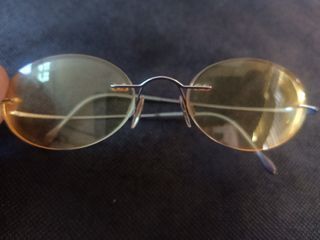 Eyeglasses flexible metal frame