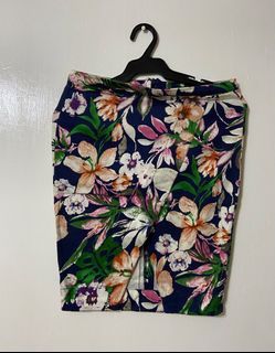 Forme floral semi stretch skirt