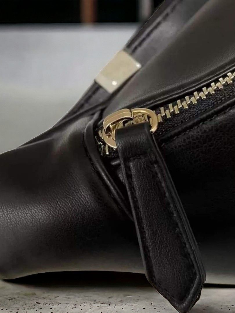 Guess Fanny Pack / Belt Bag (Category: Luxury Bags & Wallets) located in Manila. Submitted by mlcrln (Listing ID 1289698109, Image 3). Description: ‼️ FOR SALE ‼️ GUESS FANNY PACK / BELT BAG Brand New and Complete with Tags 💯 Location: Tondo, Manila / South Caloocan Mode of Payment: Gcash or Online Banking for Online Transaction We also accept Meet-Up within this area: SM Manila, LRT 5th Avenue, Tondo Church, SM San Lazaro.