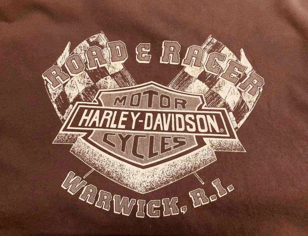 Harley Davidson 2 pcs (Category: Tshirts & Polo Shirts ) located in Pasig City. Submitted by askabel (Listing ID 1289801090, Image 2). Description: package: 250php = 2 shirts -MP Studios brand on neck and wash tags. size XL 24x30 heavy duty cotton shirt. issue: stains (removable) -Gildan Brand. Heavy cotton size XL 24x30 sa Right Sleeve lang ang Print. take both for 250php .