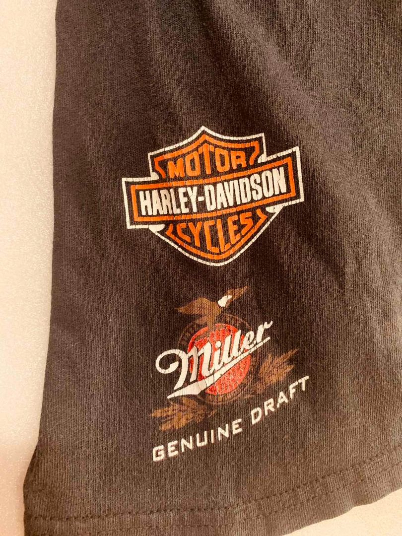 Harley Davidson 2 pcs (Category: Tshirts & Polo Shirts ) located in Pasig City. Submitted by askabel (Listing ID 1289801090, Image 1). Description: package: 250php = 2 shirts -MP Studios brand on neck and wash tags. size XL 24x30 heavy duty cotton shirt. issue: stains (removable) -Gildan Brand. Heavy cotton size XL 24x30 sa Right Sleeve lang ang Print. take both for 250php .
