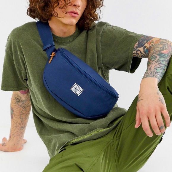Herschel Hip Shoulder Sixteen Bag in CrossHatch color Men s Fashion Bags Sling Bags on Carousell