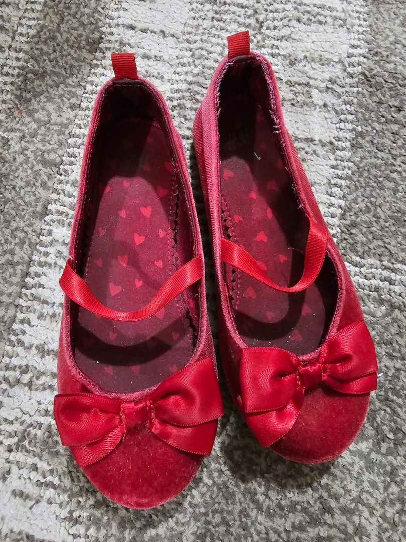 H and m red shoes top