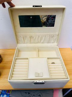 White Jewelry box