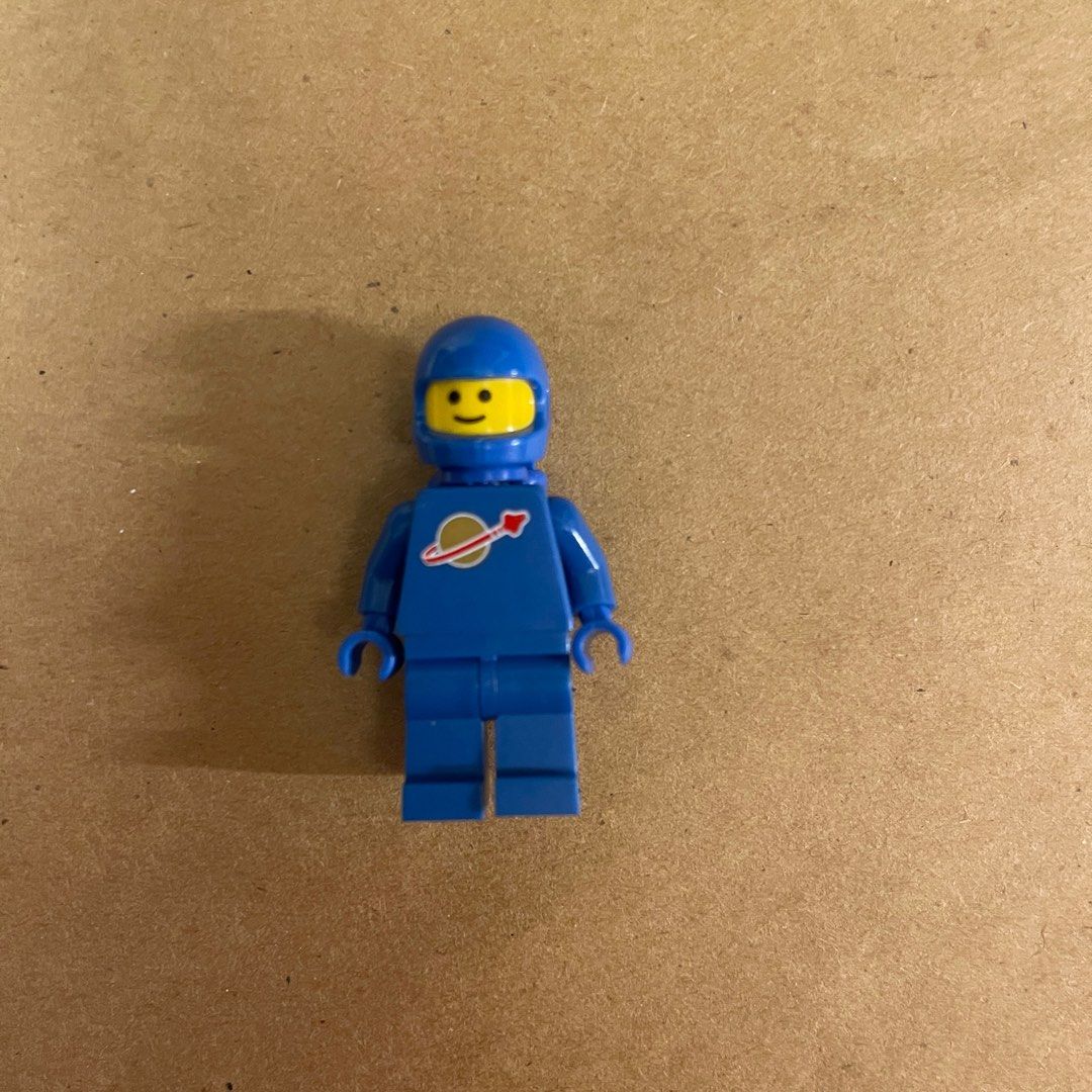 Lego blue classic on sale spaceman