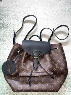 (Category: ) located in . Submitted by jerlicious_closet (Listing ID 1289860092, Image 1). Description: .