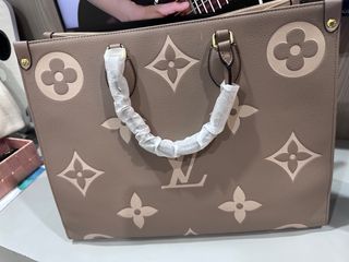 Lv tote 2025 bag price malaysia