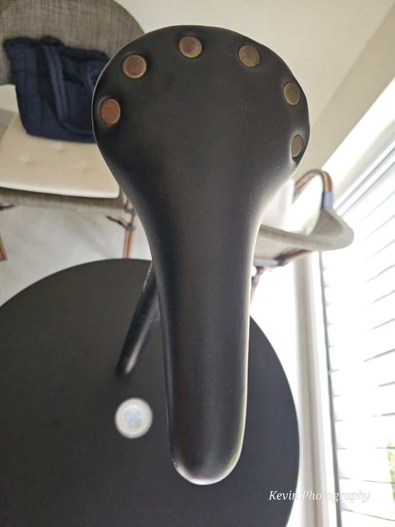 Matt Black 33.9 mm diameter Foldable bike seat post and saddles