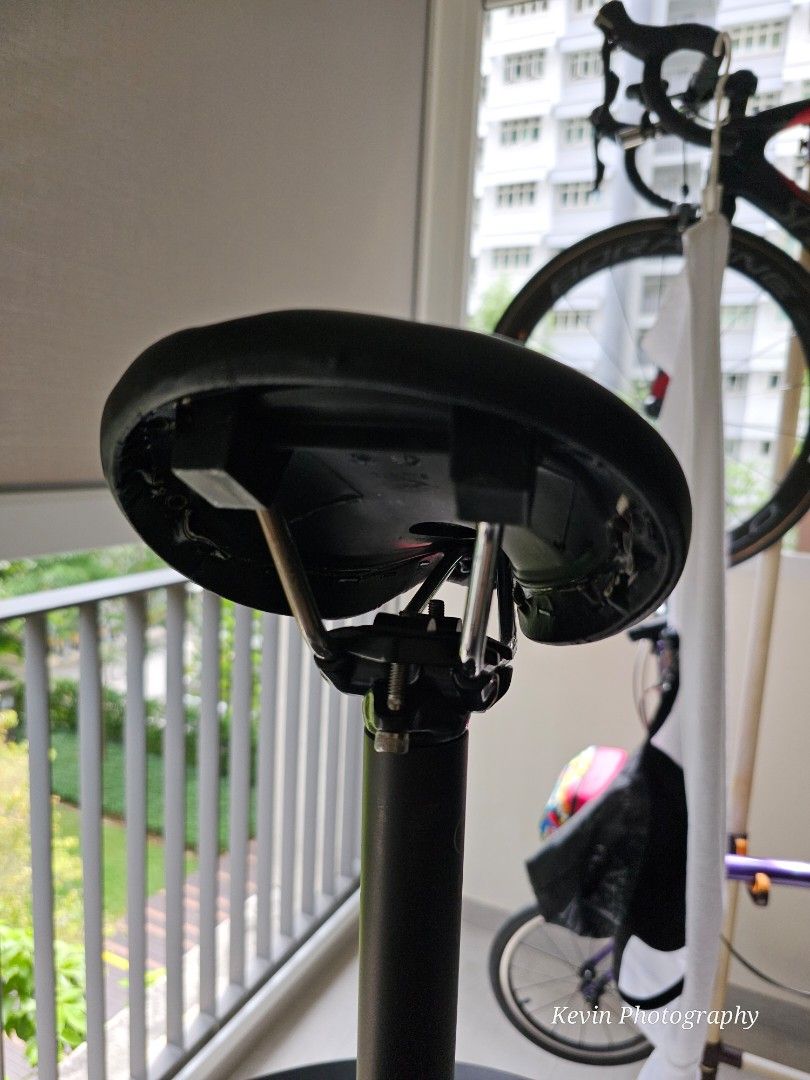 Matt Black 33.9 mm diameter Foldable bike seat post and saddles
