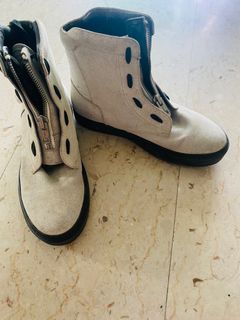 (Category: ) located in . Submitted by gylove (Listing ID 1289749746, Image 1). Description: .