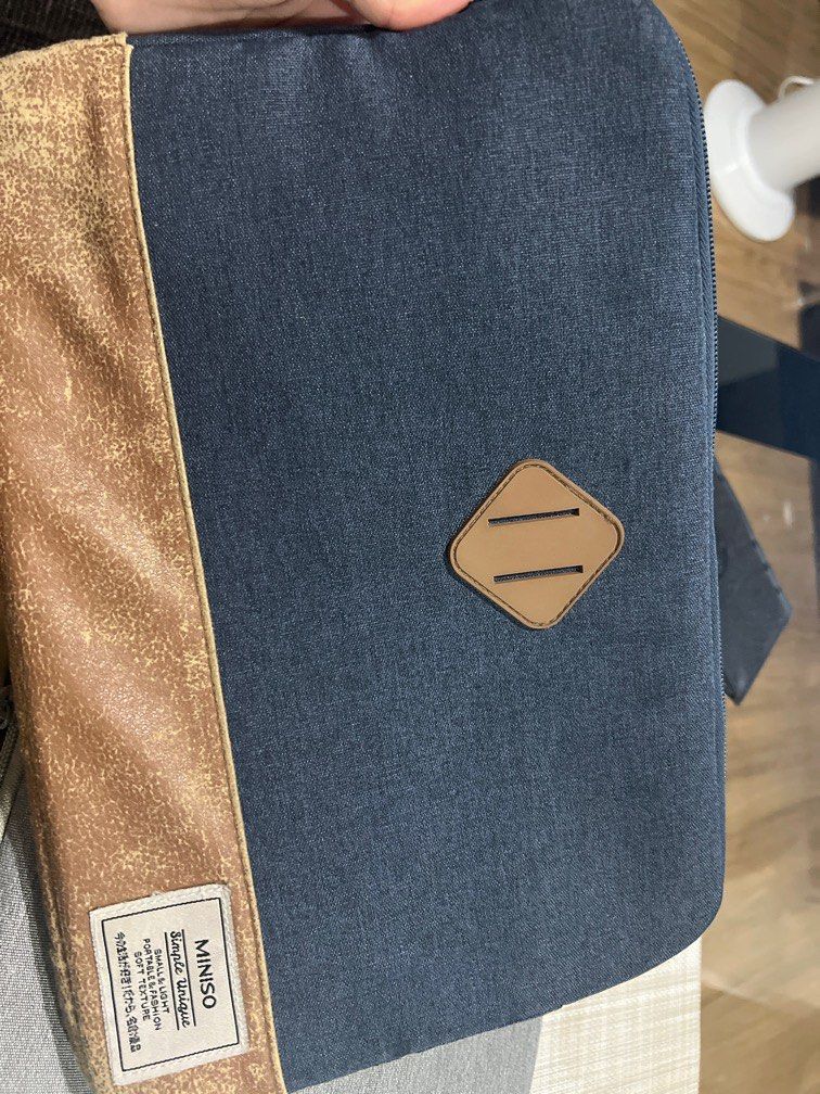 Laptop case miniso shop