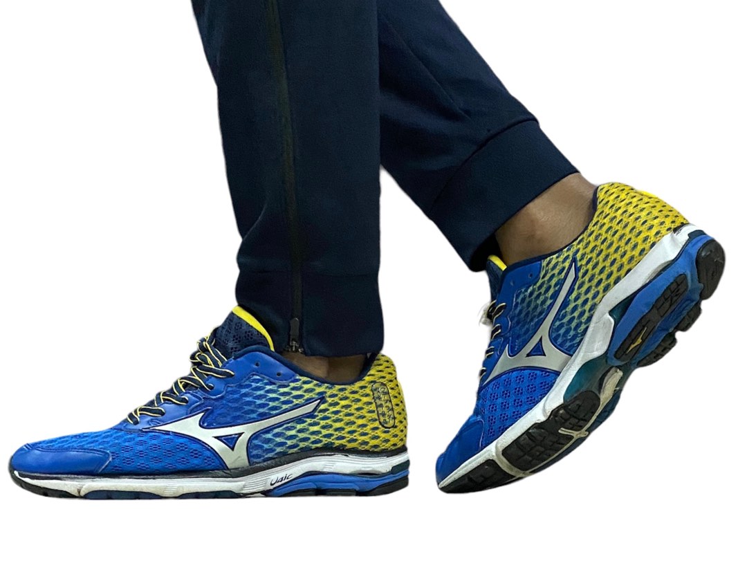 MIZUNO WAVE RIDER Men s Fashion Footwear Sneakers on Carousell