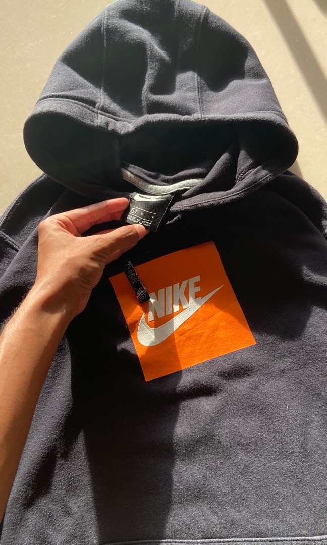 Nike hoodie box hot sale logo