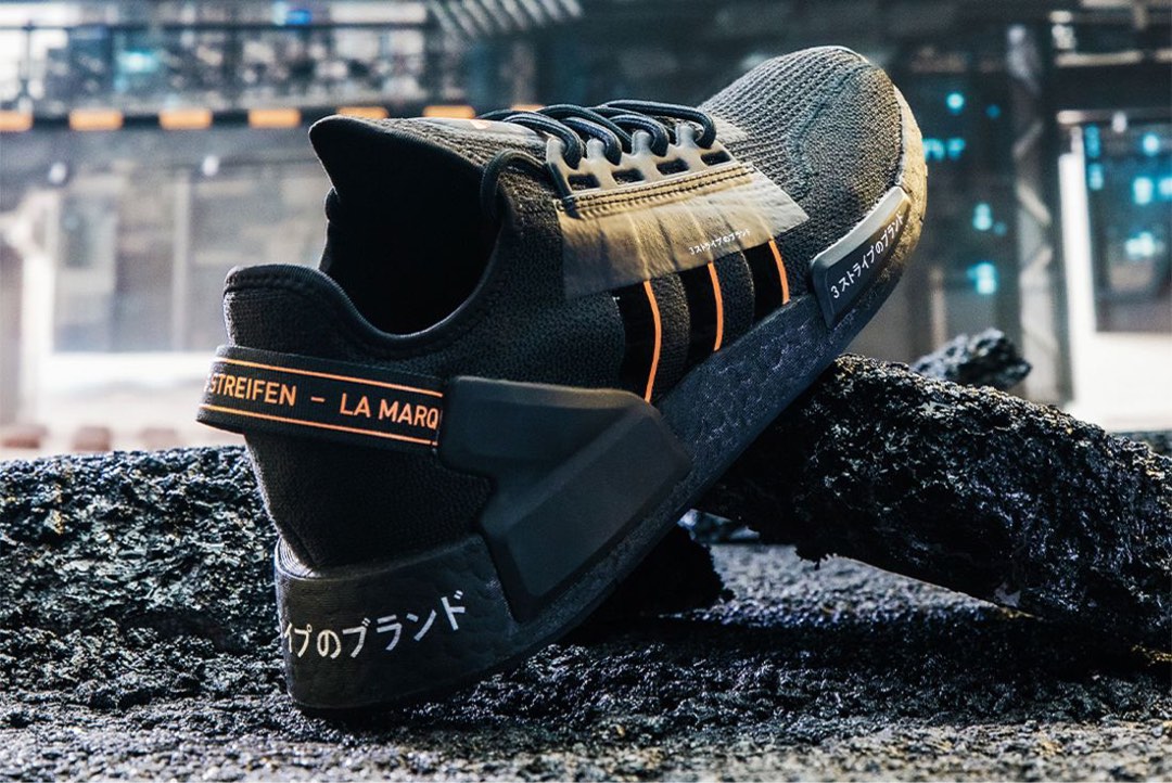 Nmd r1 deals gold black