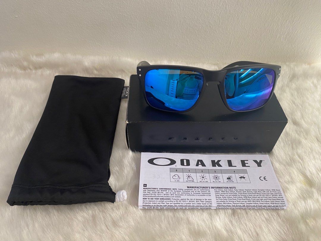 Oakley Prizm Sapphire Polarized Men s Fashion Watches