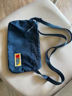 Original Fjall Raven sling bag (unisex)