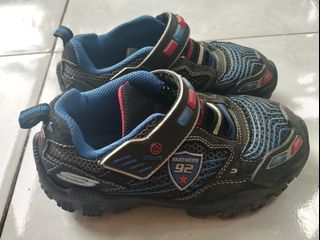 (Kategori: ) berada di . Dikirim oleh deyya___ (ID iklan 1289767999, Gambar 1). Deskripsi: .