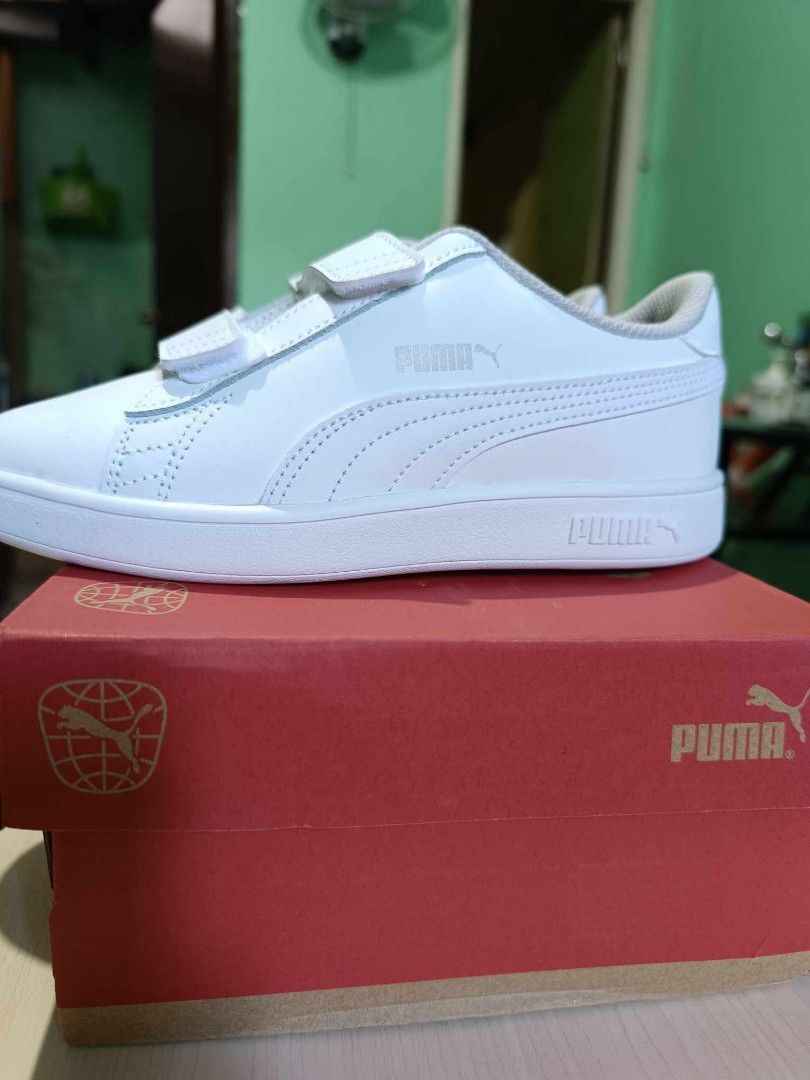 PUMA sneakers (Category: Sneakers) located in Cebu City. Submitted by pingkay (Listing ID 1289913110, Image 3). Description: Never used PUMA sneakers. Decluttering. 21 cm but runs large. Can fit size 5.
