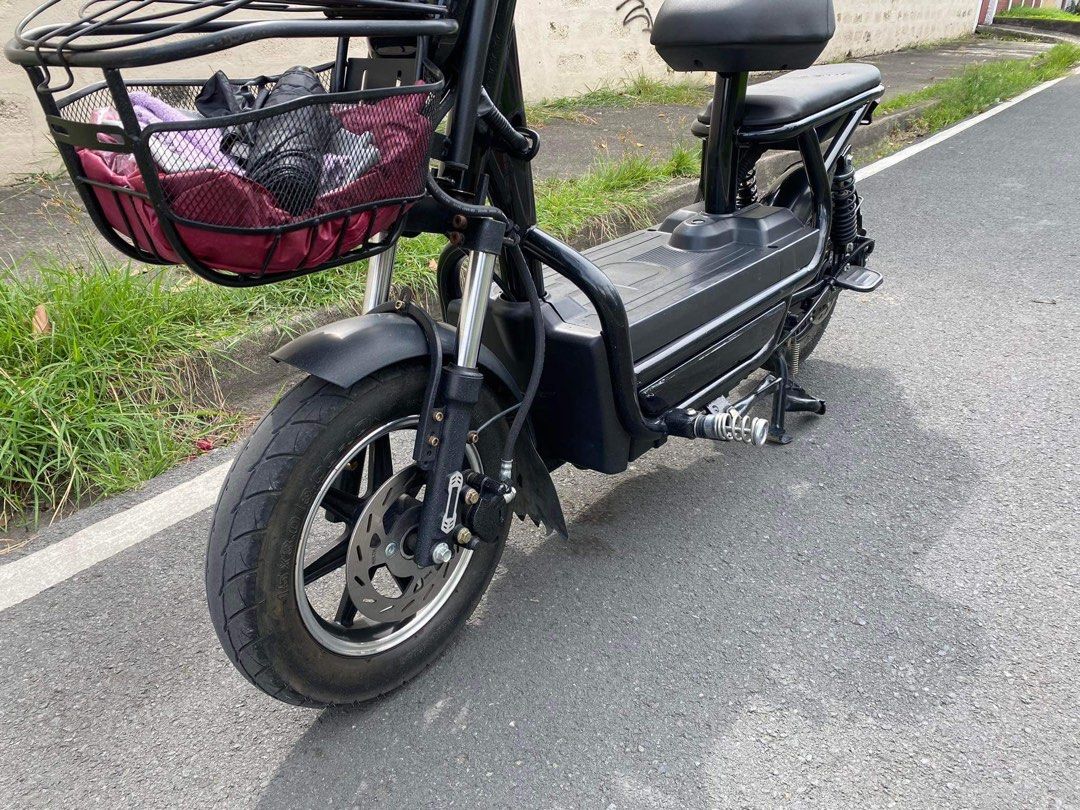 RUSH!! Express Single Kuda Ebike (Category: Bicycles) located in San Pedro. Submitted by cali_bear (Listing ID 1289843052, Image 3). Description: FOR SALE: EXPRESS Single E-bike NEGOTIABLE SA SURE BUYER 📍Location: San Pedro, Laguna 📍RFS: Need funds 📍Meet Up/Pick Up Manufacturer: Kuda BD: 10/3/2021 Battery: 60V23A Battery (not 48V23A!) Inclusion: •2 Original Keys with Controller Negotiable for sure buyer. AP: 19,800.
