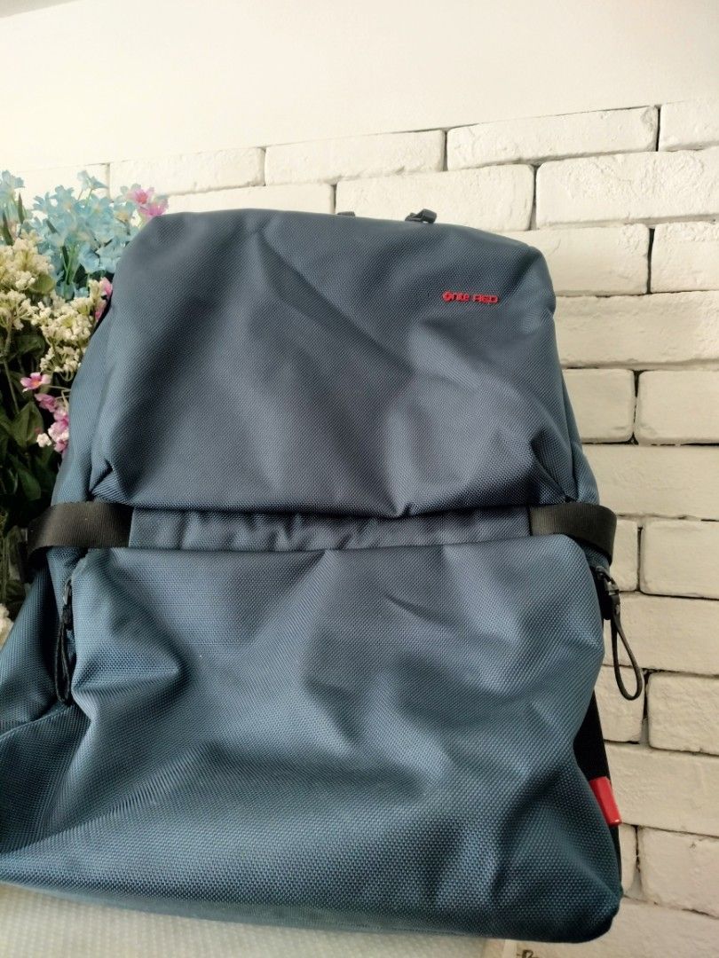 Samsonite red clovel backpack top