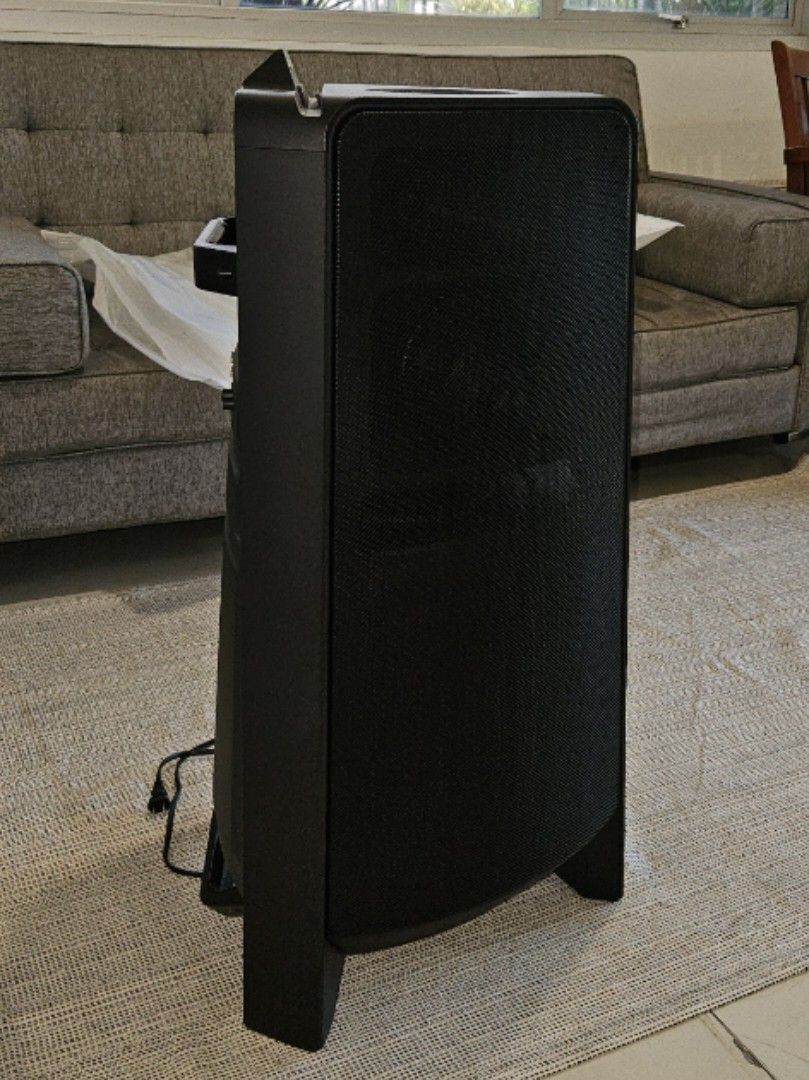 Samsung MX-T70 speaker (Category: Soundbars, Speakers & Amplifiers) located in Las Pinas. Submitted by typericey (Listing ID 1289716482, Image 3). Description: - please read - will not respond to questions about specs, ChatGPT is your friend - like new, used for a few times only - purchased August 2022 - no issues, no damage, no defects - RFS: hindi nagagamit - pick up only - item location: Las Pinas City - autopass sa barat at kwentuhan - this i