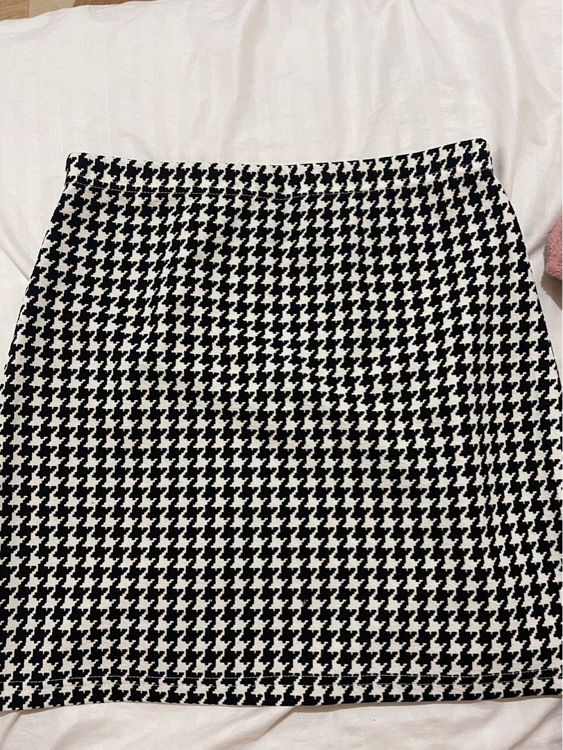 shein high waist skirt (Category: Skirts) located in Quezon City. Submitted by cybergirlfits (Listing ID 1289700227, Image 2). Description: never used rfs: decluttering mop: gcash, maya.