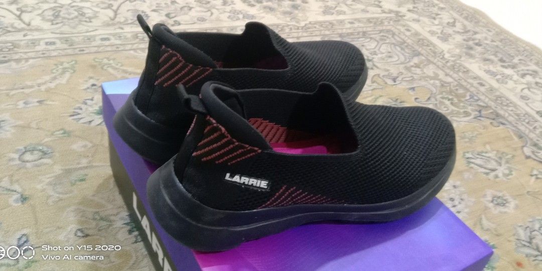 Sketcher casual deals