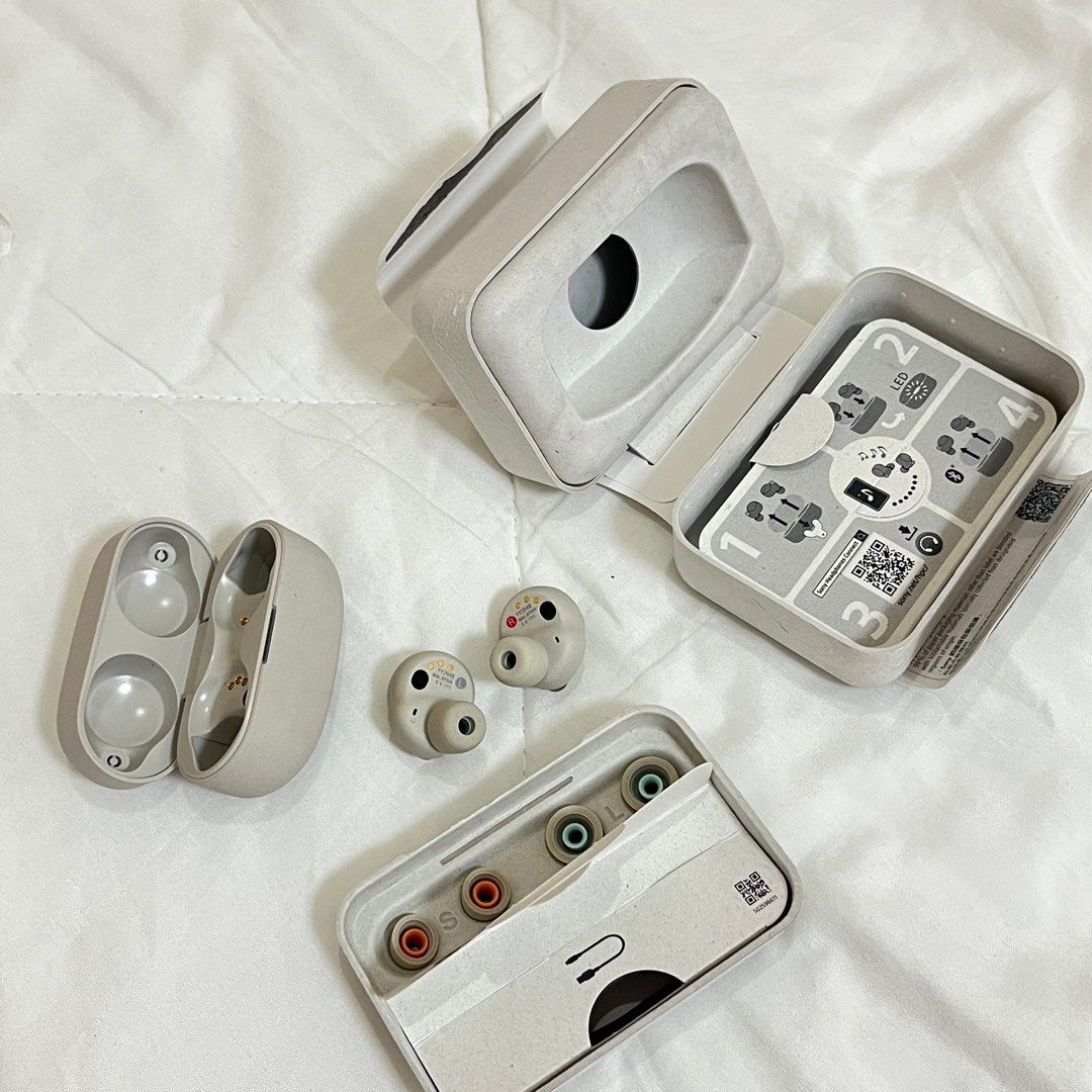 SONY WF-1000XM4 Wireless Headphones (Category: Earphones) located in San Pedro. Submitted by bel.cc (Listing ID 1289776035, Image 2). Description: SONY WF-1000XM4 NOISE CANCELING EARPHONES SRP: 11,000 + SP: 7,700 — What I love most about this earphones is its noise canceling! Works so well. — RFS: need funds. I want to keep this since I use it in the plane during flights, but badly need funds rn. — Owned this for almost a year, but I don’t use it