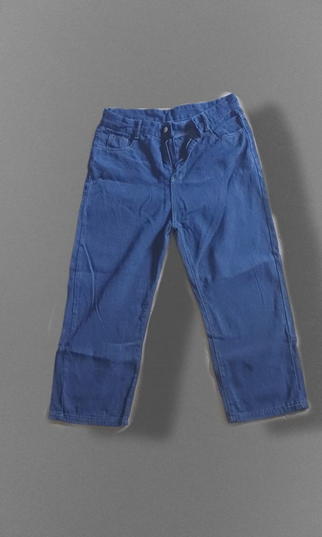 Jeans Straight cut (Category: Jeans & Leggings) located in Baling. Submitted by ainamsrah (Listing ID 1289697708, Image 1). Description: Pinggang 33-36inch labuh 37inch.
