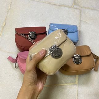 (Category: ) located in . Submitted by prelovedbyafiezahani (Listing ID 1289832706, Image 1). Description: .