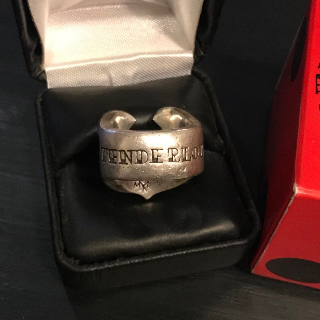 TENDERLOIN HORSESHOE RING