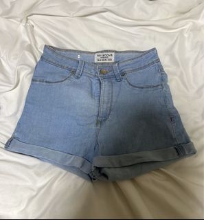 (Category: ) located in . Submitted by closetbycha (Listing ID 1289861915, Image 1). Description: .