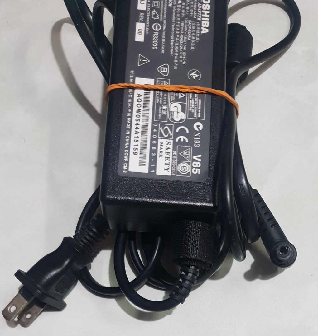 Toshiba laptop charge (Category: Chargers) located in Pasig City. Submitted by phgigapro (Listing ID 1289748695, Image 2). Description: Toshiba laptop charger 19 volts 1.5A with power cable good working conditiom Pick up only or lalamove.