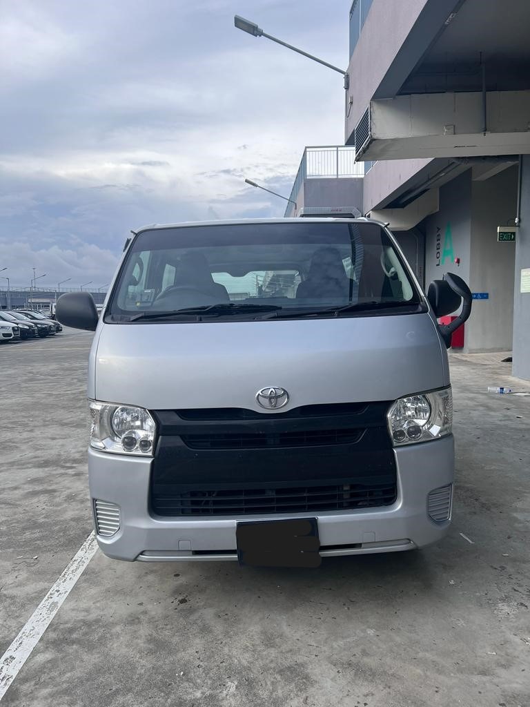 Toyota hiace van automatic for sale hot sale