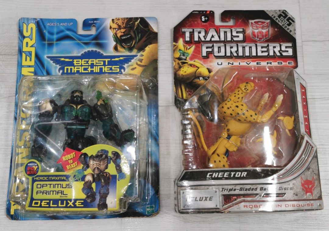 Transformers bundle (Category: Toy Figures) located in Singapore. Submitted by sgahbao35 (Listing ID 1289806330, Image 1). Description: Transformers bundle. These two are old figure, Items new, never removed from package. Card condition bad, due to years of storage. Just dug out from storage. self collect at 448 Choa Chu Kang Ave4. If stay nearby, I can deliver after work..