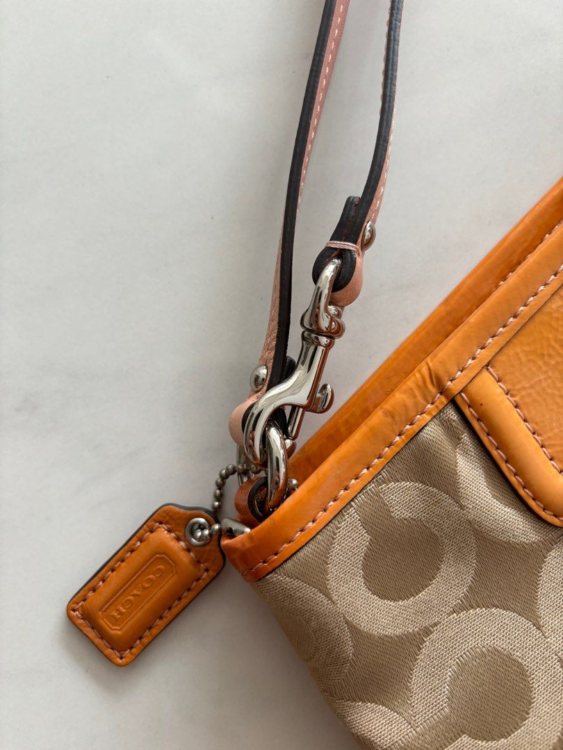 Used once Coach hand clutch authentic Women s Fashion Bags