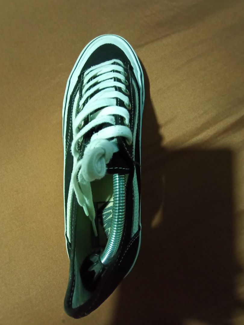 Vans Size 10.5 Men or 12 Women Men s Fashion Footwear Sneakers