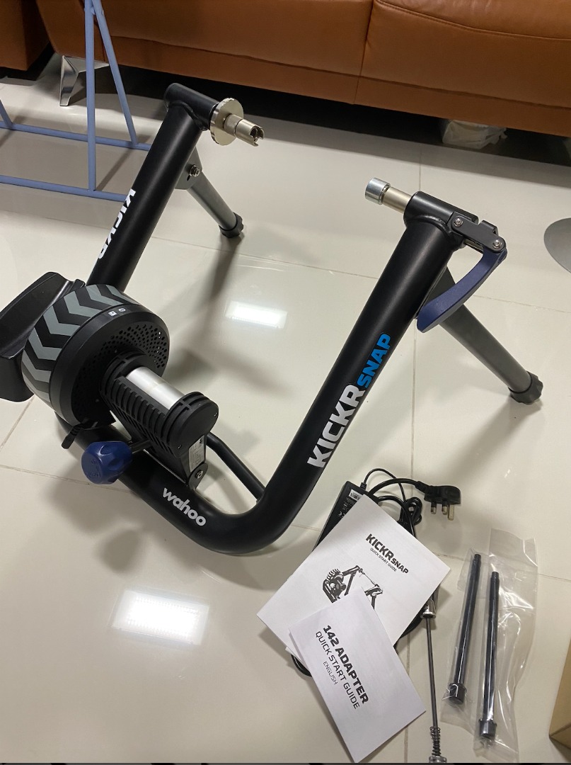 Wahoo Kickr Snap WFBKTR3 PowerTrainer with axle set Sports