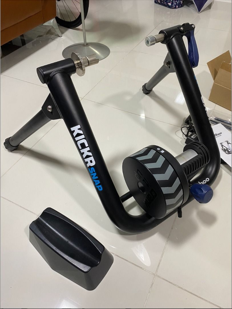 Wahoo Kickr Snap WFBKTR3 PowerTrainer with axle set Sports