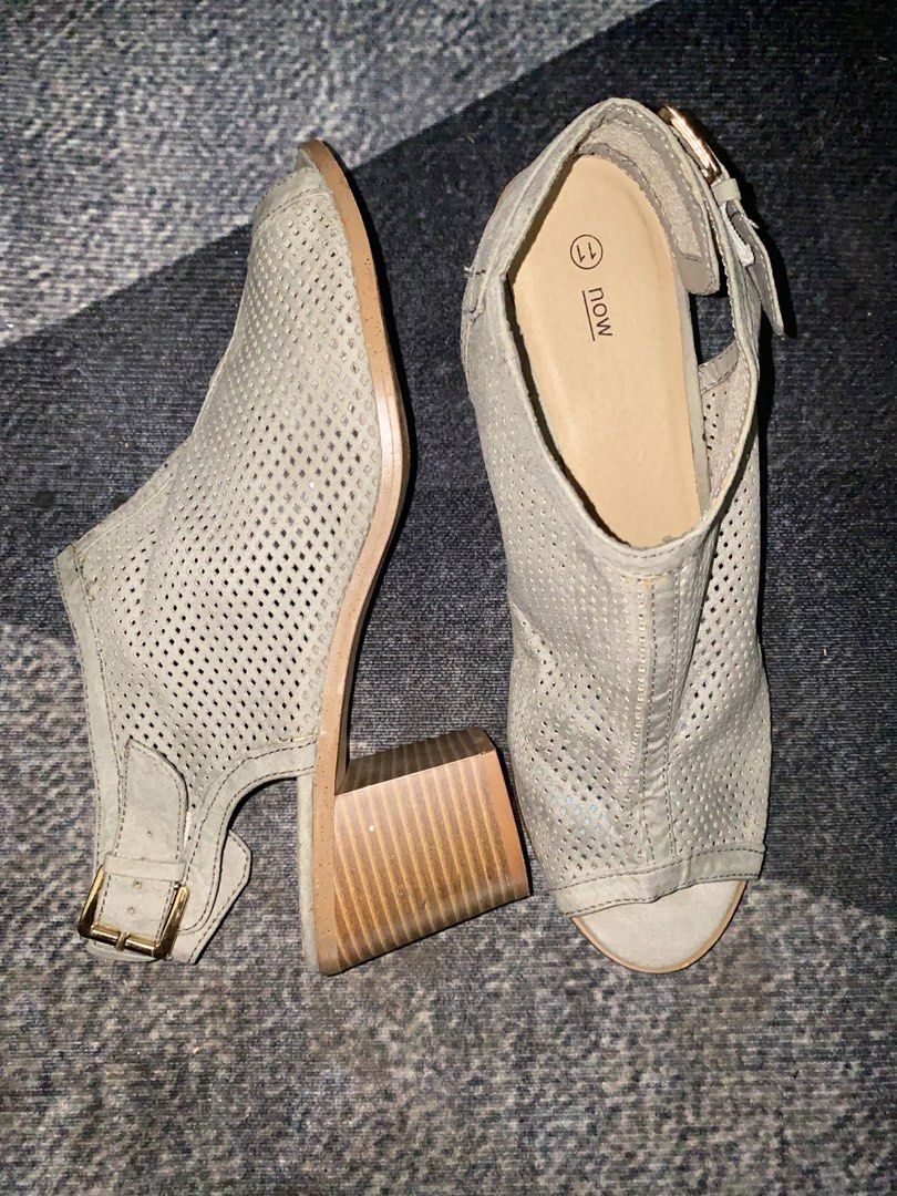 Women's casual 2024 shoes size 11