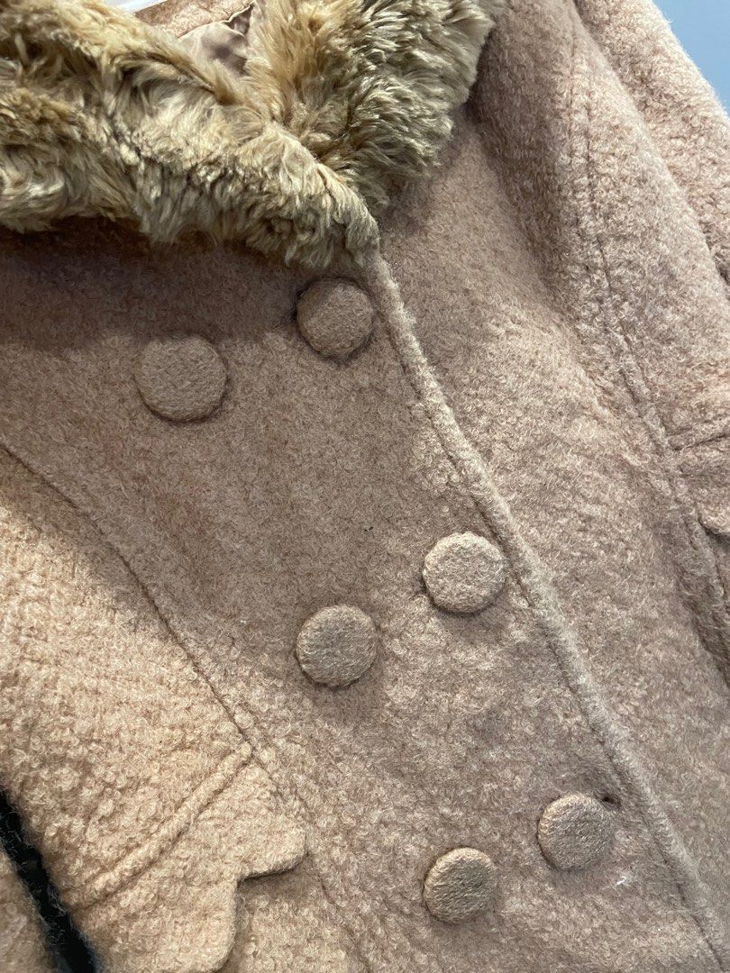 Winter Wool coat (Category: Coats, Jackets and Outerwear) located in Pasig City. Submitted by daph29 (Listing ID 1289789212, Image 3). Description: .