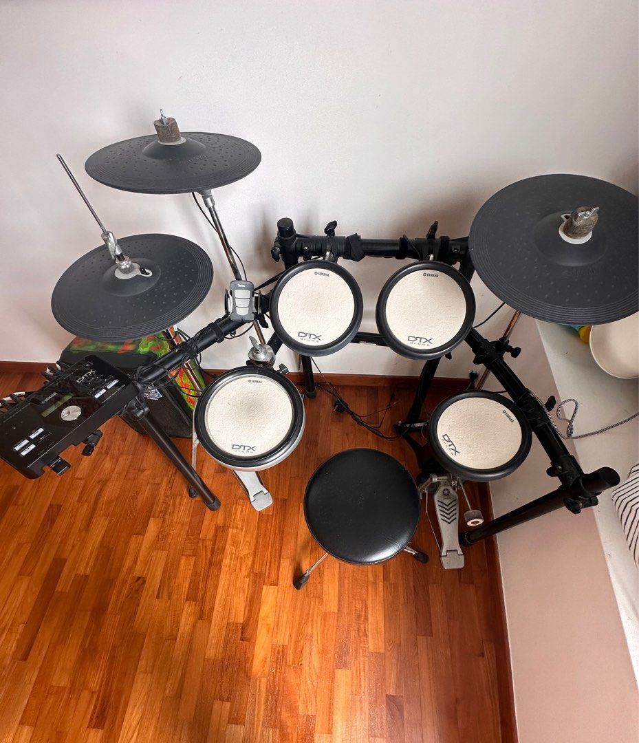Yamaha DTX 562 Electronic Drum Set