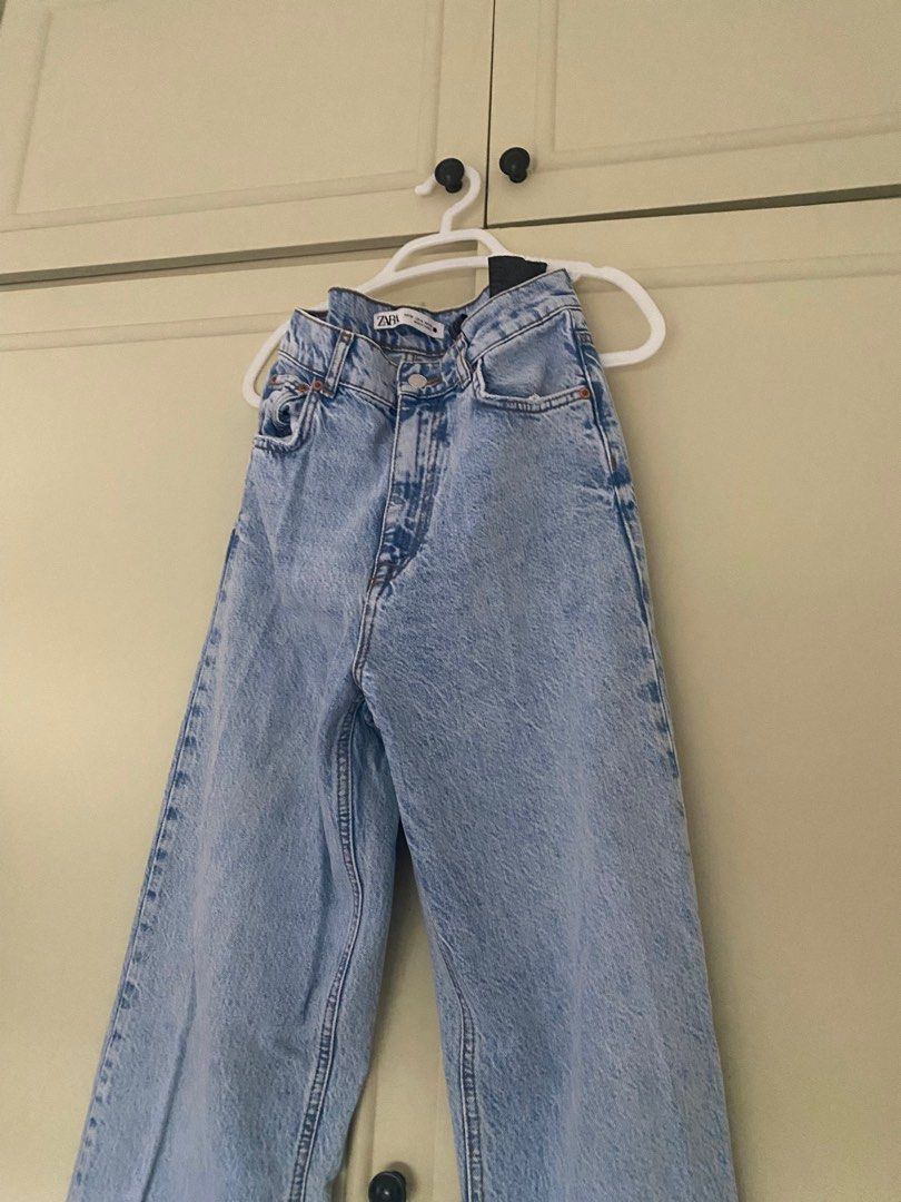 Zara Jeans (90’s full length jeans) (Category: Jeans) located in Quezon City. Submitted by mrvcs (Listing ID 1289768423, Image 3). Description: ZW The 90’s full length jeans Ref Code: 2553/060 Size 36 Light Blue Used twice only. .