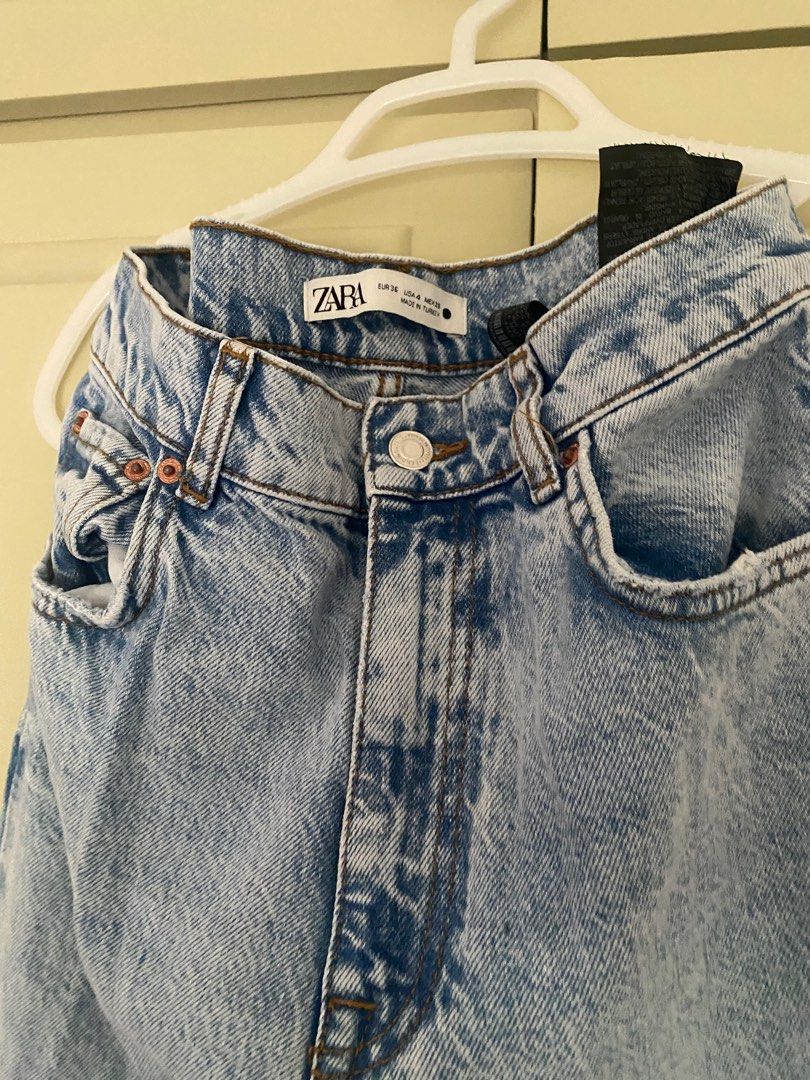 Zara Jeans (90’s full length jeans) (Category: Jeans) located in Quezon City. Submitted by mrvcs (Listing ID 1289768423, Image 1). Description: ZW The 90’s full length jeans Ref Code: 2553/060 Size 36 Light Blue Used twice only. .
