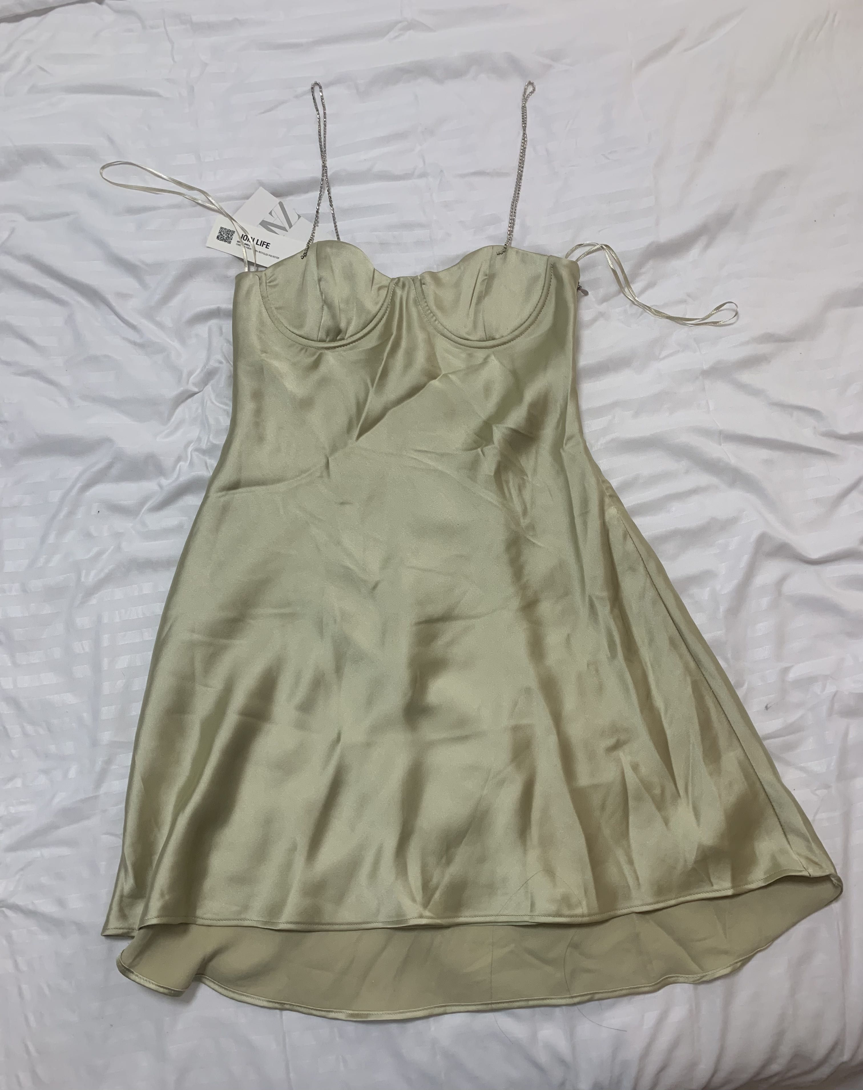 Zara Jewel Strap Dress (Category: Dresses) located in Caloocan City. Submitted by goodaffinds (Listing ID 1289749496, Image 3). Description: - last price no haggling please - brand new with tags.