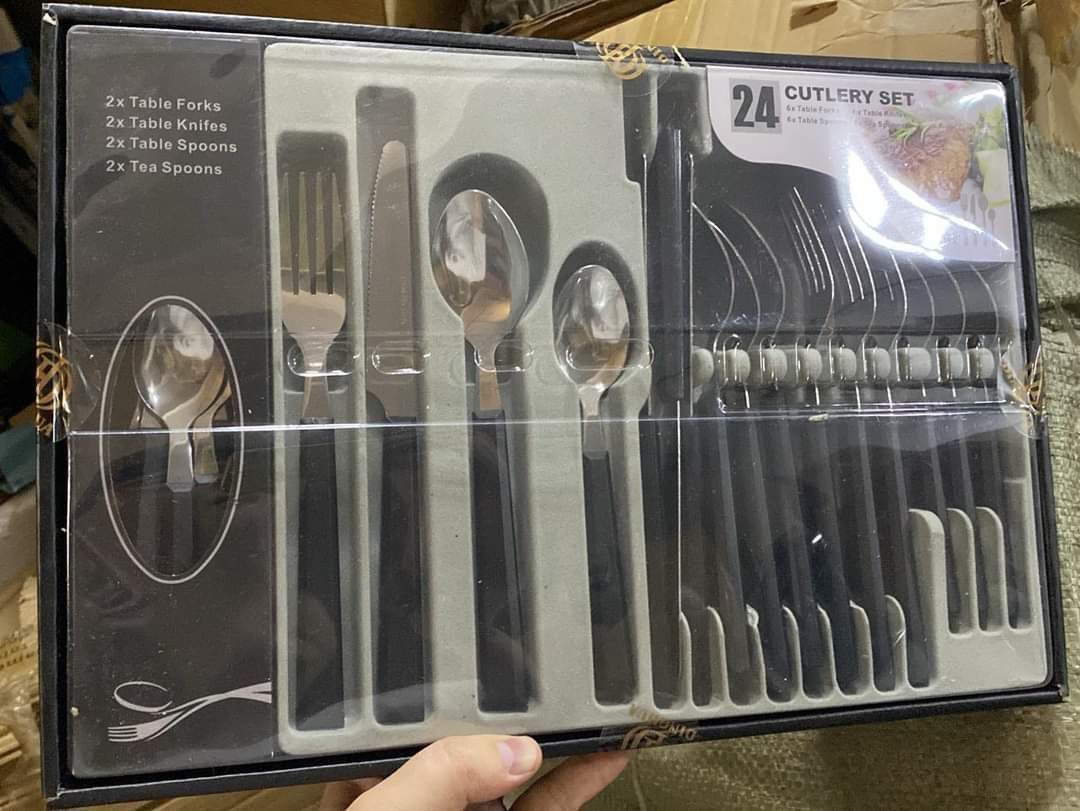 24pcs cutlery set (Category: Dinnerware & Cutlery) located in Manila. Submitted by yzlshop (Listing ID 1289957608, Image 3). Description: Brand new We offer COD , same day delivery within metro manila via Lalamove/Grab pm for more info. thank you!.