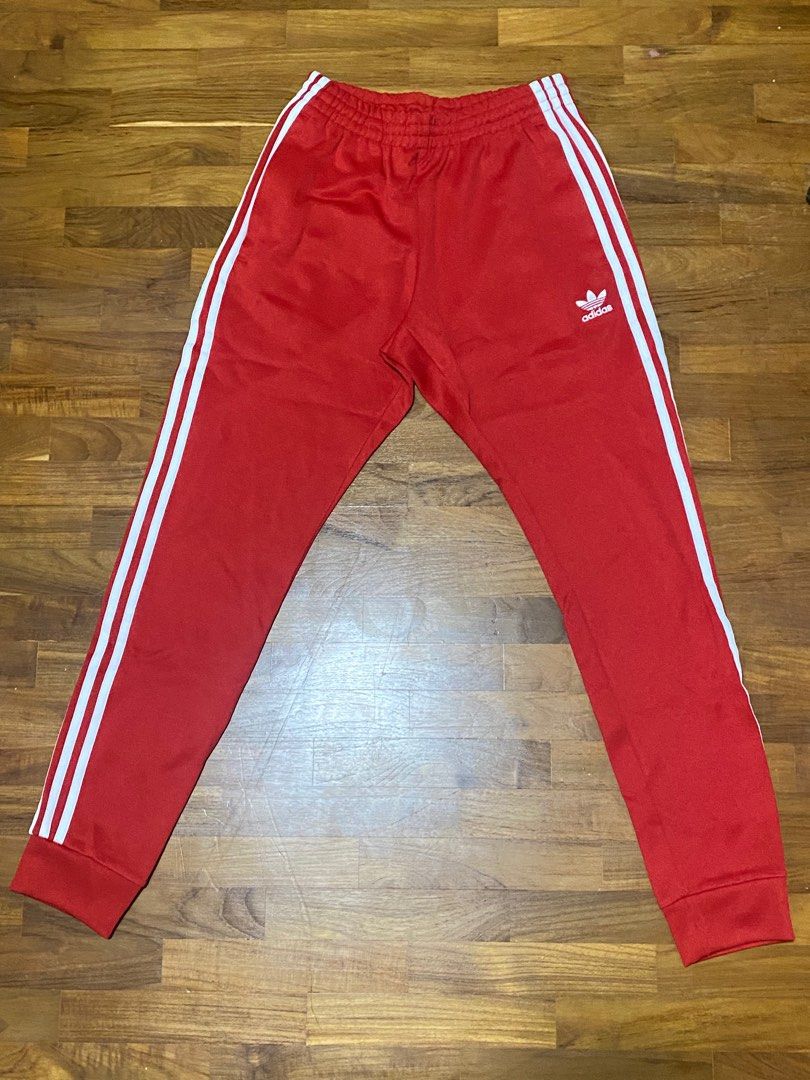 Red sales sweatpants adidas