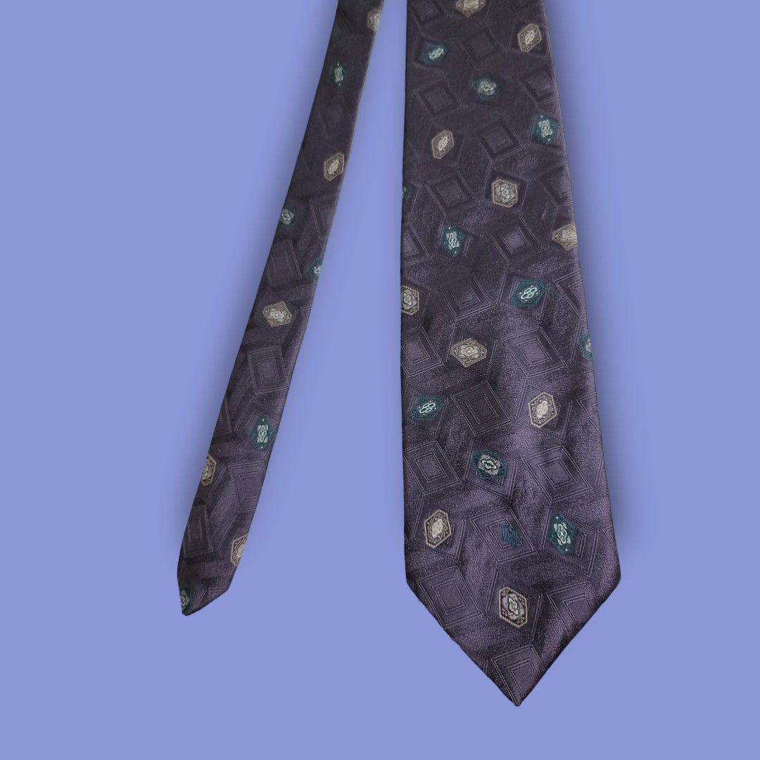 Authentic CHRISTIAN DIOR Tie (Category: Ties) located in Quezon City. Submitted by maneradesignersboutique (Listing ID 1290014106, Image 1). Description: 💯% Guaranteed Authentic * Brand: Christian dior Tie *Color: Purple printed *material: Silk *Size: L *Measurements by Inches: *L: 56 x W: 3. 6 inches *Condition: ligh used * Flaws: non -Used Inclusions: provided box * If you're buying PRE-OWNED pls manage your expectations *Lalamove/lbc after pa